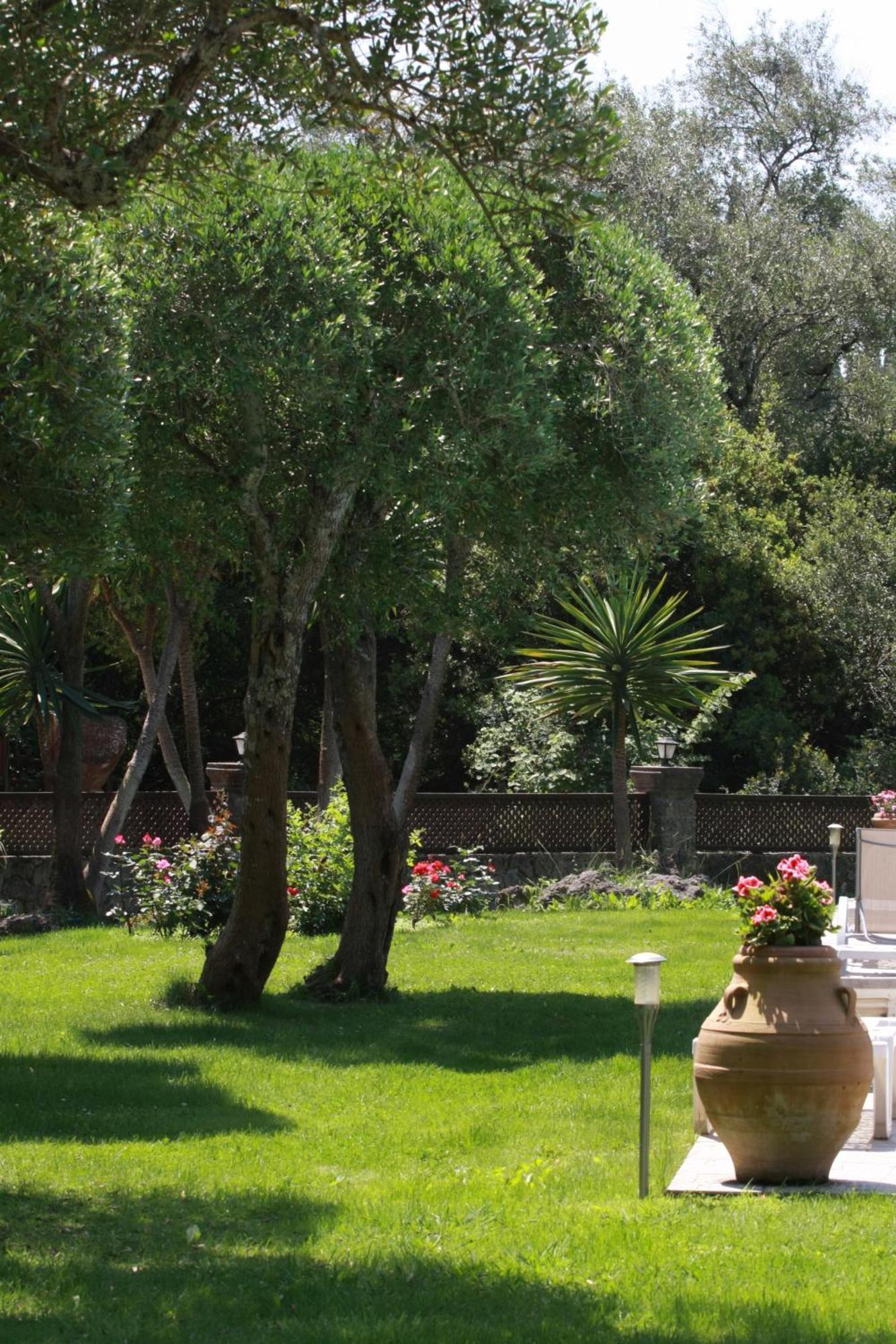 Fiori Hotel Gouvia Bagian luar foto