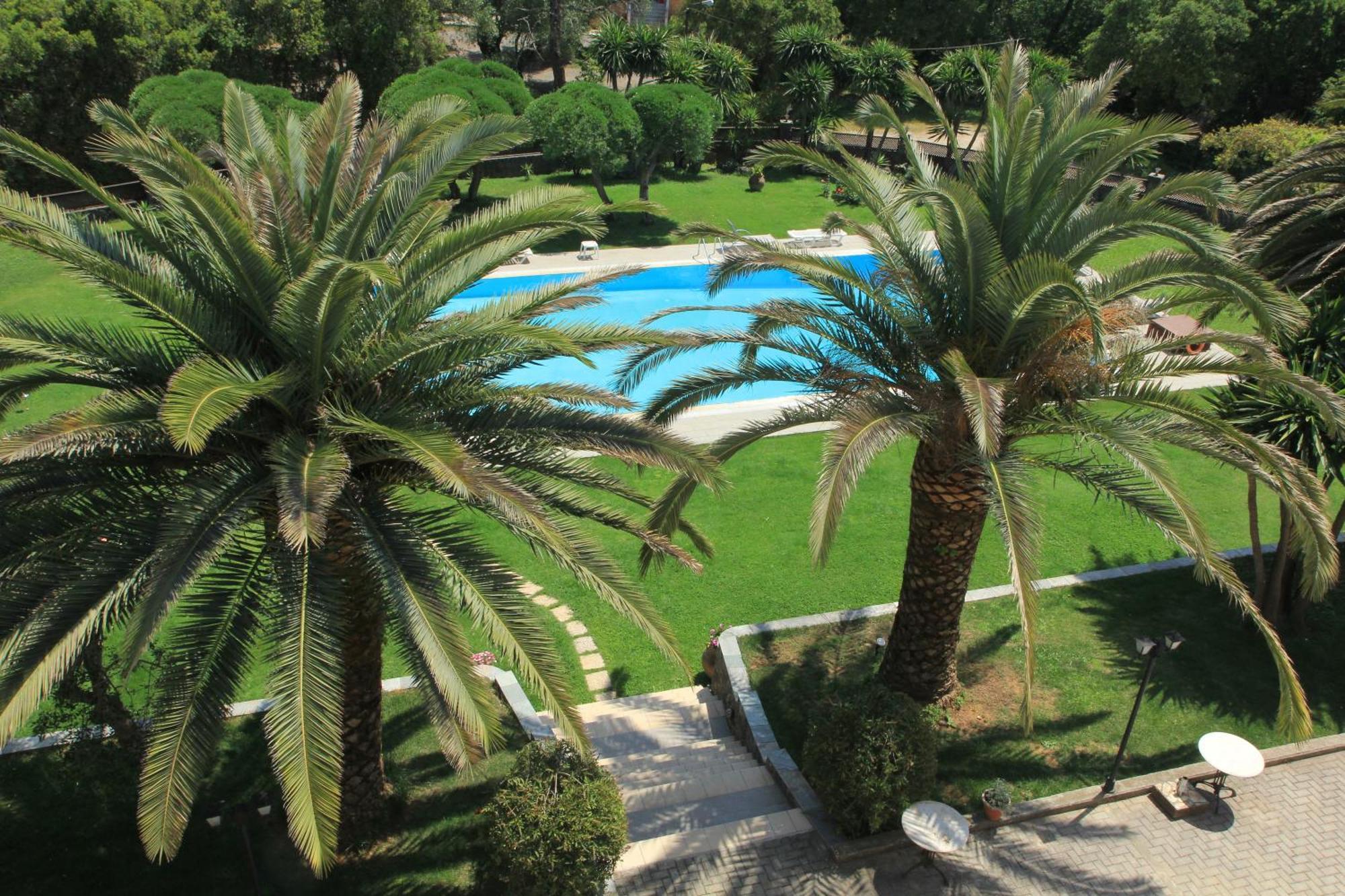 Fiori Hotel Gouvia Bagian luar foto