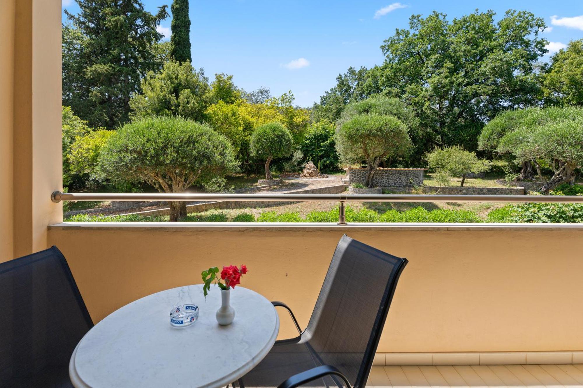 Fiori Hotel Gouvia Bagian luar foto