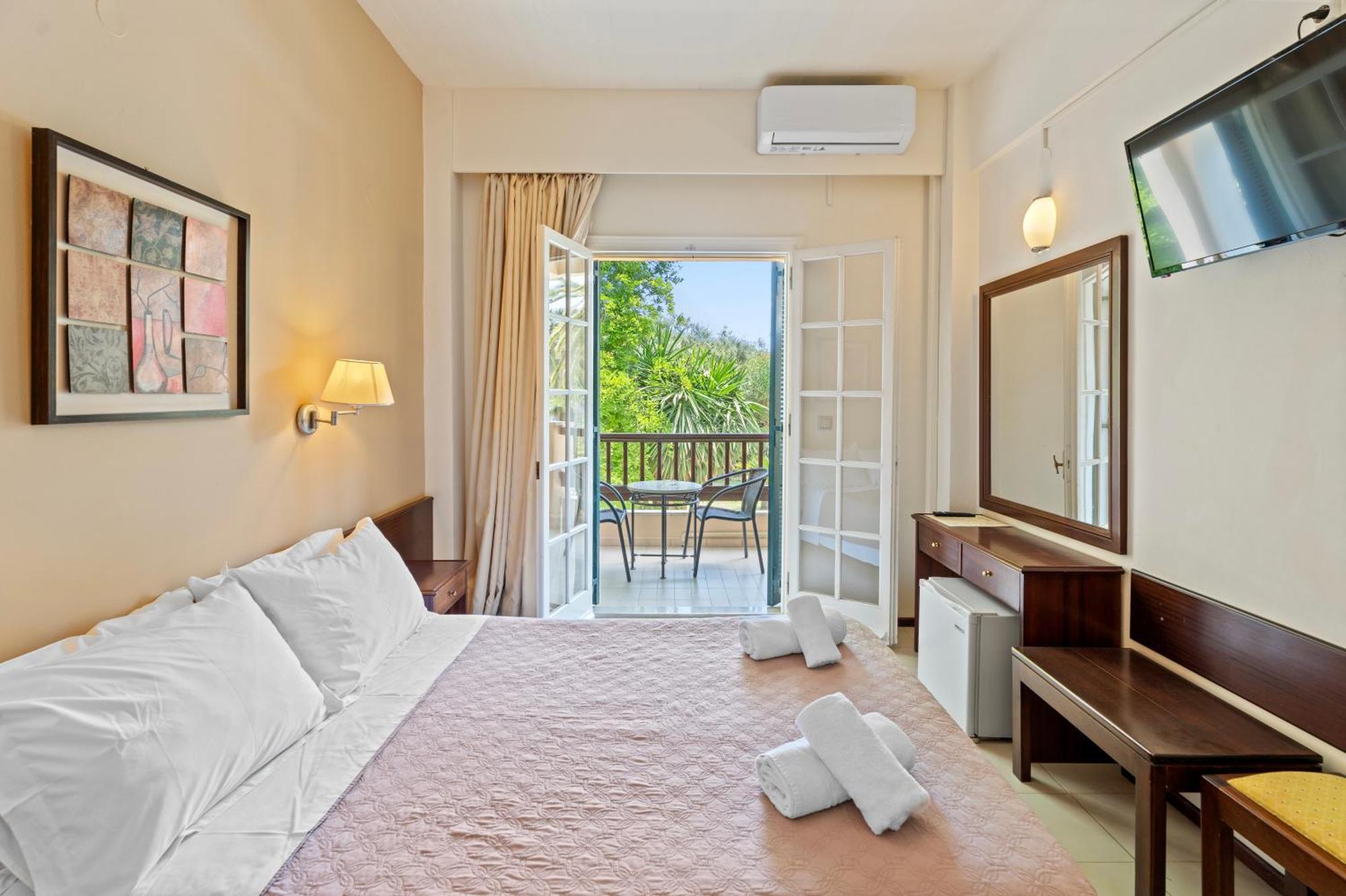 Fiori Hotel Gouvia Bagian luar foto