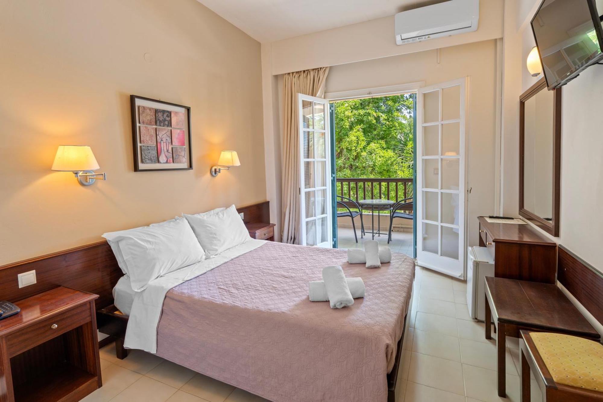 Fiori Hotel Gouvia Bagian luar foto
