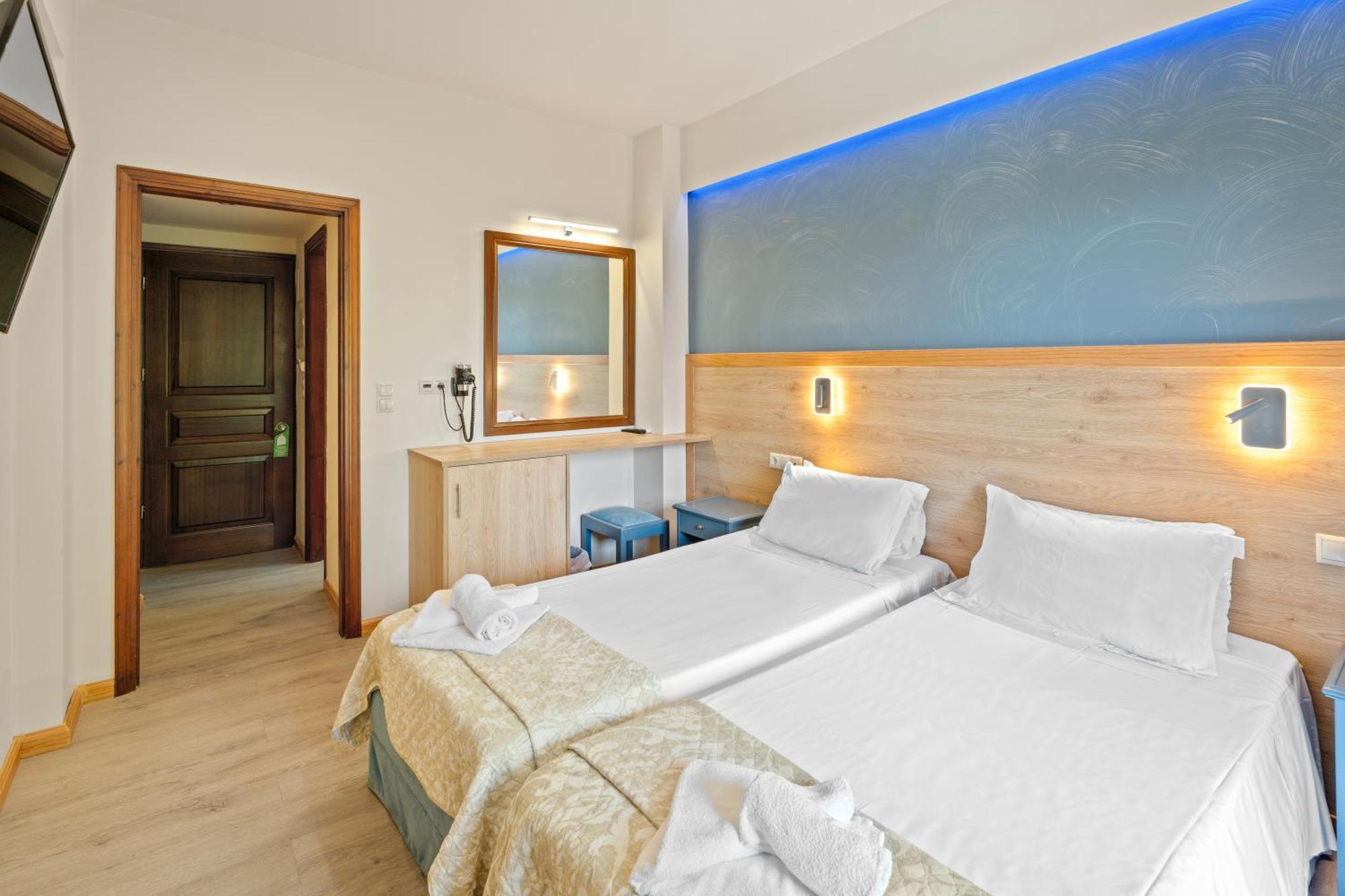 Fiori Hotel Gouvia Bagian luar foto