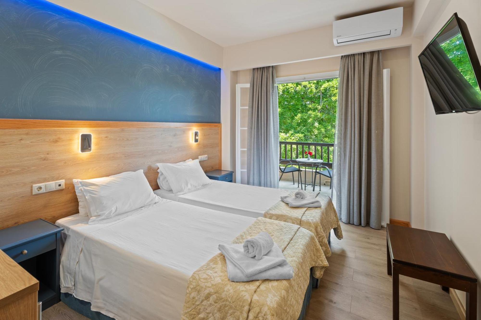 Fiori Hotel Gouvia Bagian luar foto